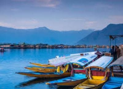 Srinagar and Pahalgam Escape Through Kashmir's Lakes and Valleys