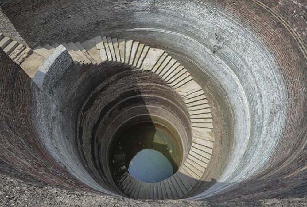 Helical Stepwell