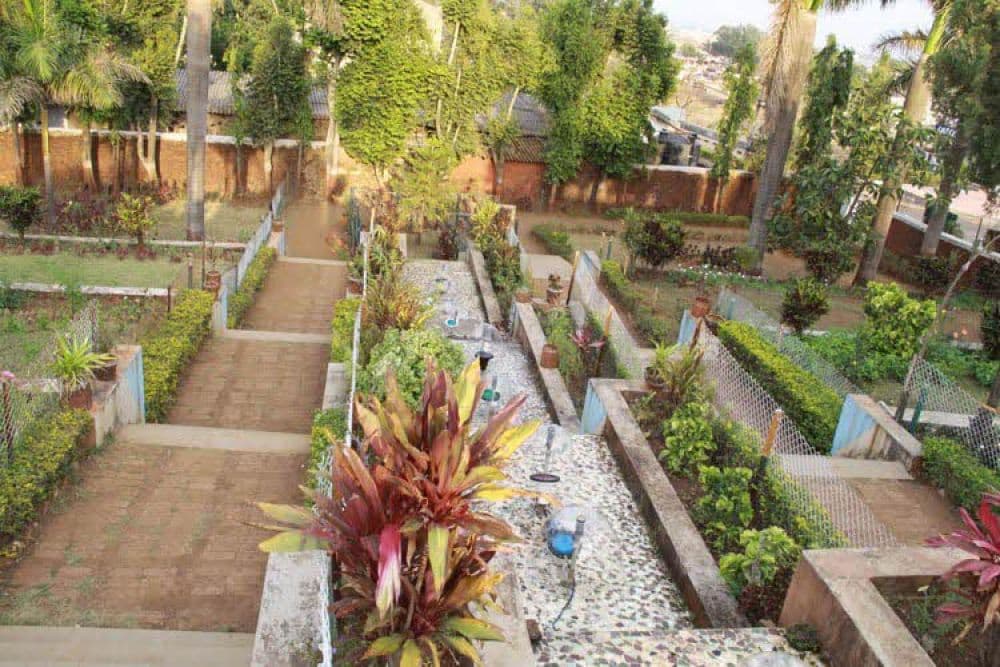 Step Garden Saputara