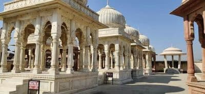 Devi Kund Sagar (Cenotaphs)
