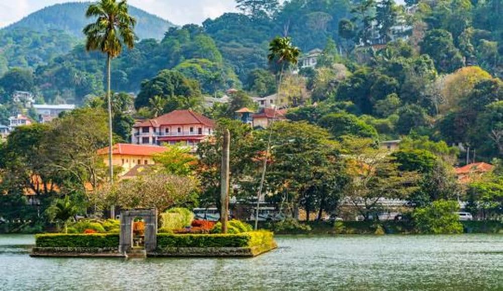 Kandy Lake (Bogambara Lake)
