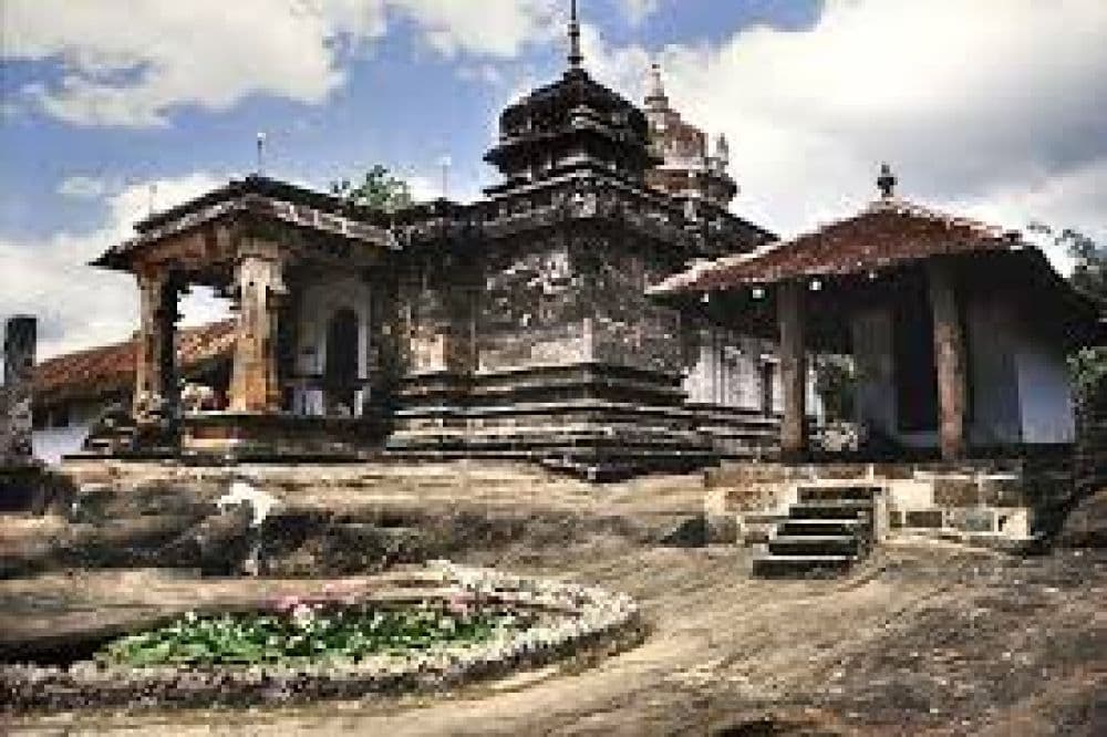 Gadaladeniya Temple