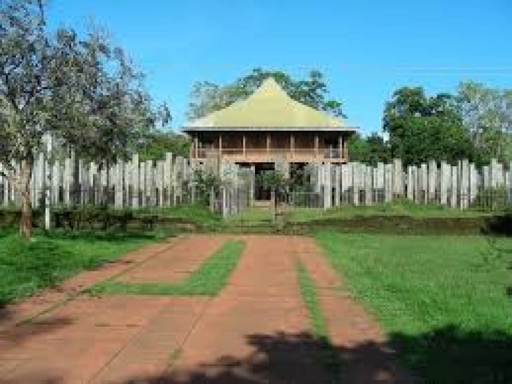Lovamahapaya (Brazen Palace)