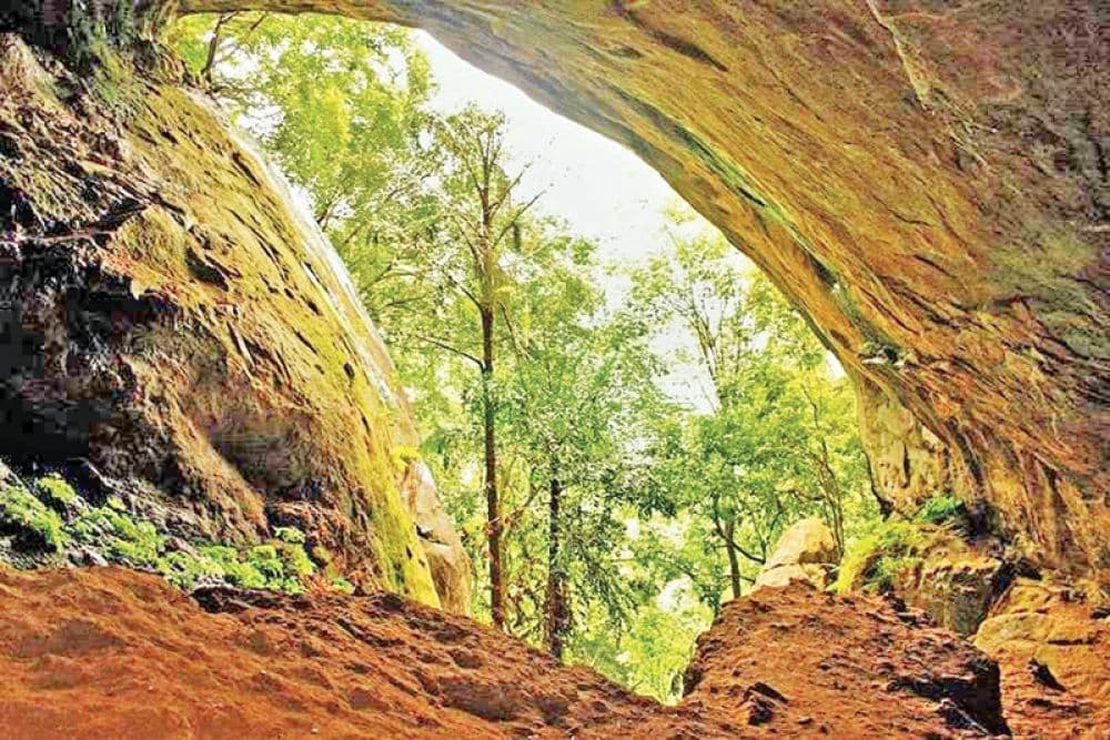 Rawana Ella Cave
