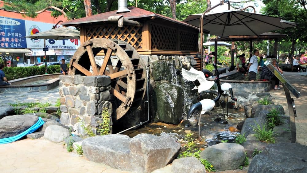 Yuseong Hot Springs