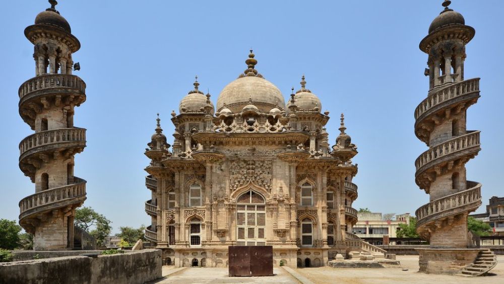 Mahabat Maqbara