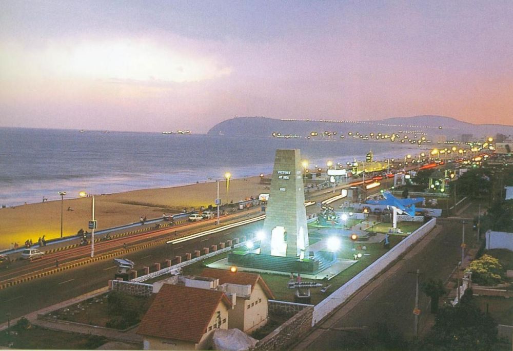 War Memorial at Beach Road