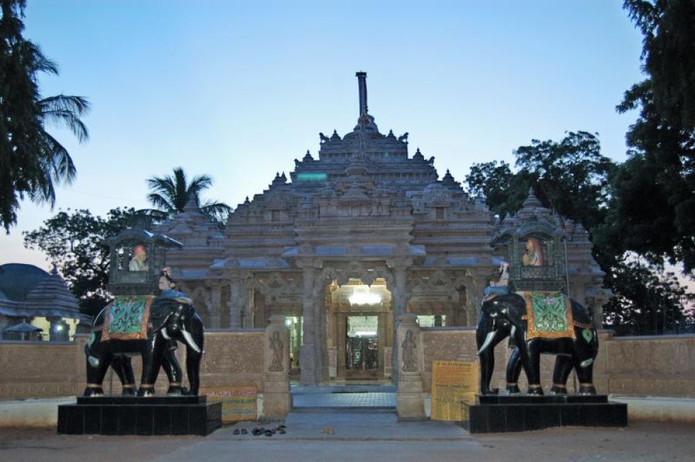 Kolanupaka Jain Temple