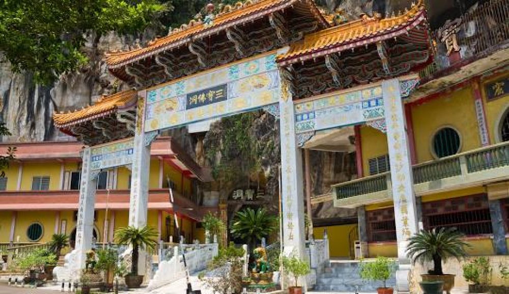 Sam Poh Tong Cave Temple