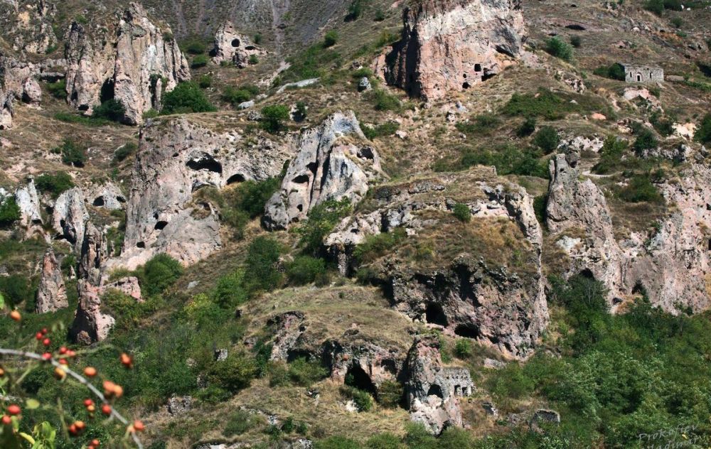 Khndzoresk Cave Village