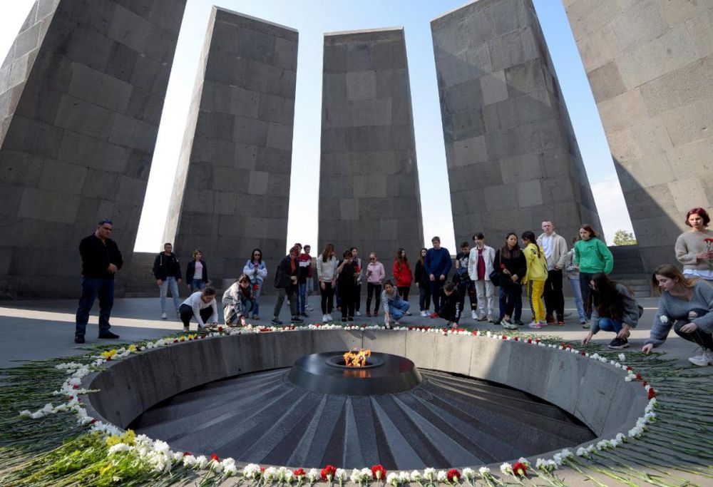 Armenian Genocide Memorial Complex (Tsitsernakaberd)