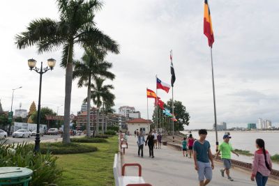 Riverside Promenade (Sisowath Quay)