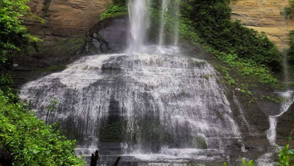 Shuvlong Waterfall