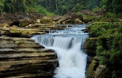 Nafakhum Waterfall