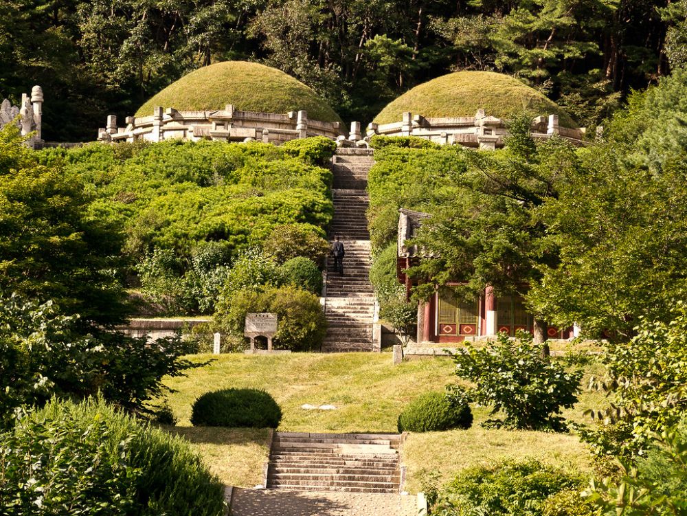 Tomb of King Kongmin