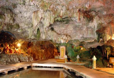 Peik Chin Myaung Cave