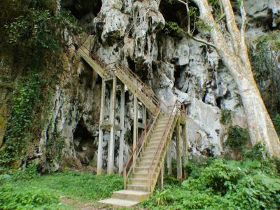 Pha Tok Caves