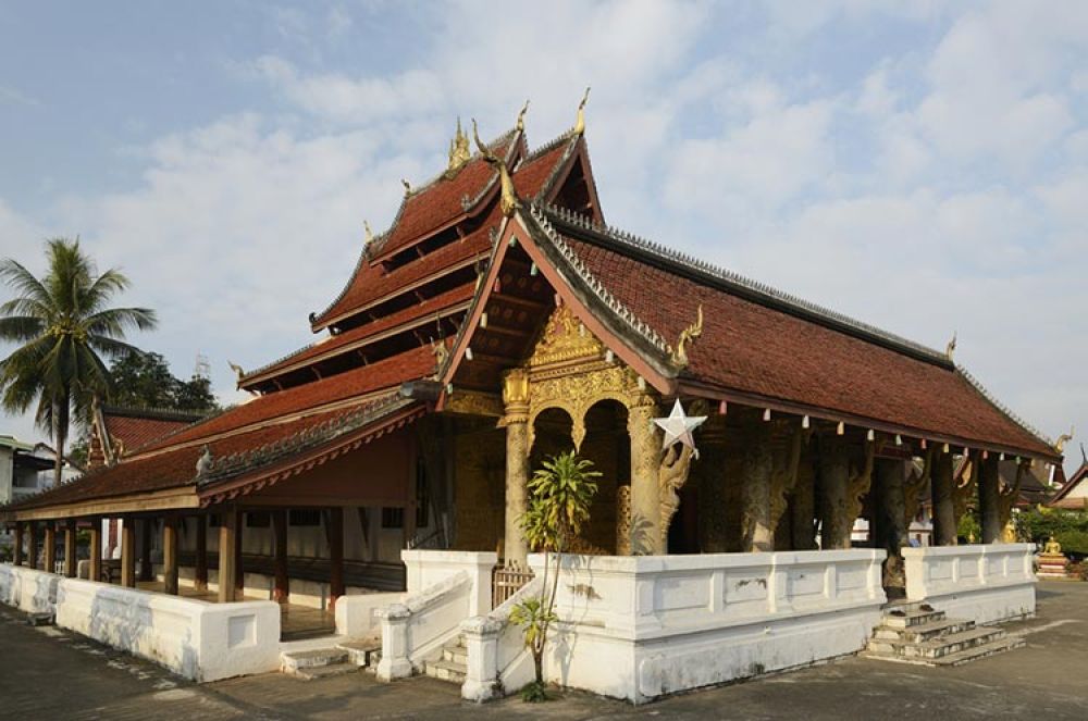 Wat Mai Suwannaphumaham