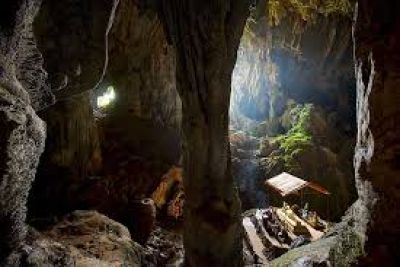 Tham Phu Kham Cave