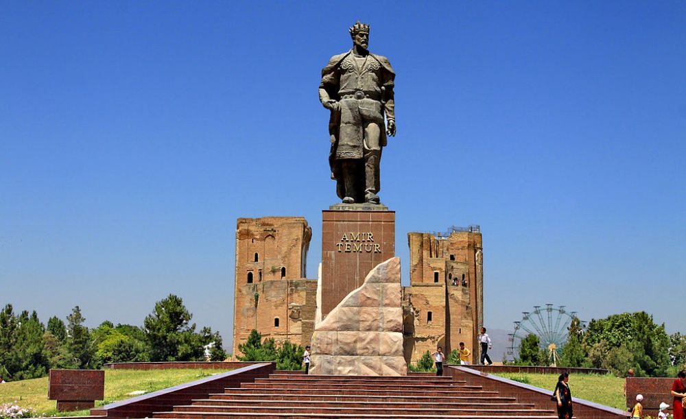 Statue of Amir Timur