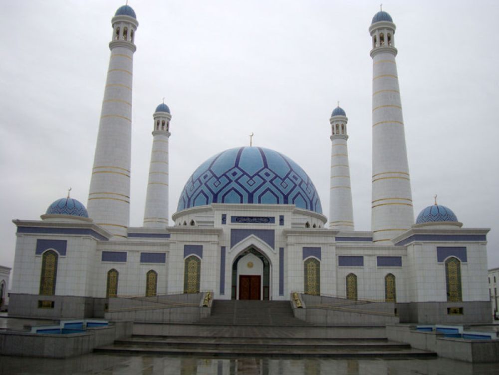 Ak Dash Mosque