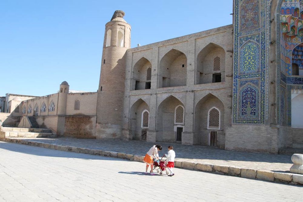 Abdulaziz Khan Madrasah