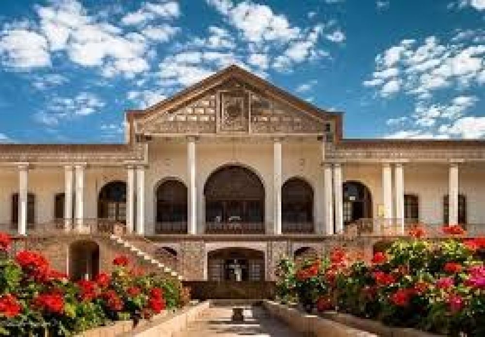 Qajar Museum (Amir Nezam House)